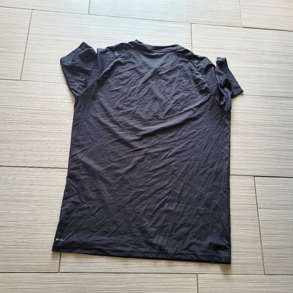 Puma men short sleeve tshirt - Picture 2 of 6